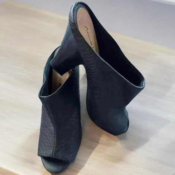 AMERICAN EAGLE BLACK PEEP OPEN TOE FAUX SNAKE SKIN MULE HIGH HEELS SZ 8.5 🖤 - Picture 1 of 13
